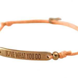 Gemshine - Damen - Armband - Gravur - LOVE WHAT YOU DO - Rose Vergoldet - Hellkoralle - Rose