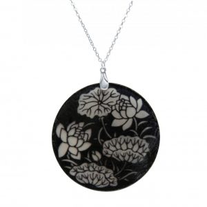 Gemshine - Damen - Halskette - Anhänger - Medaillon - Perlmutt - FLOWERS - 925 Silber - Schwarz - Weiß - 5 cm
