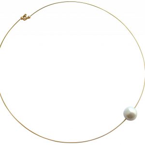 GEMSHINE Damenhalskette mit weißer Perle. 45 cm lange vergoldete Perlenkette - Made in München / Germany - Im eleganten Schmucketui mit Geschenkverpackung geliefert.