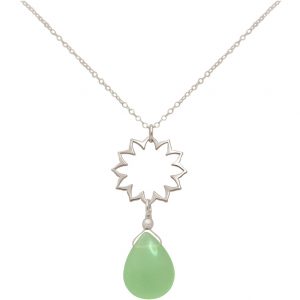 GEMSHINE Damenhalskette aus 925 Silber mit YOGA Lotusblume und Chalcedon Tropfen. Edelstein hervorragender Qualität und Farbe. Made in Madrid / Spanien. Im eleganten Schmucketui mit Geschenkverpackung