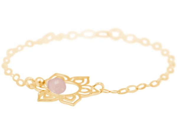 GEMSHINE Damenarmband aus hochwertig vergoldetem 925 Silber mit YOGA Lotusblume und Rosenquarz hervorragender Qualität. Made in Madrid / Spanien. Im eleganten Schmucketui mit Geschenkverpackung – Bild 3