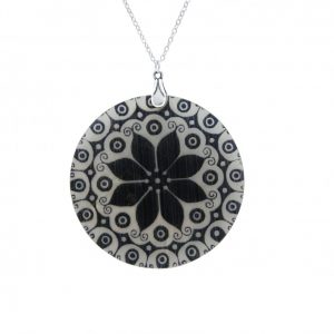 Gemshine - Damen - Halskette - Anhänger - Medaillon - Perlmutt -FLOWER - 925 Silber - Schwarz - 5 cm