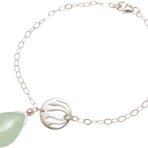 GEMSHINE Damenarmband aus 925 Silber mit YOGA Lotusblume und Chalcedon Tropfen. Edelstein hervorragender Qualität und Farbe. Made in Madrid / Spanien. Im eleganten Schmucketui mit Geschenkverpackung