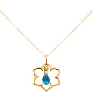 GEMSHINE Damenhalskette aus hochwertig vergoldetem 925 Silber mit YOGA Lotusblume und Blautopas Quarz hervorragender Qualität. Made in Madrid / Spanien. Im eleganten Schmucketui mit Geschenkverpackung