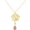 GEMSHINE Damenhalskette aus hochwertig vergoldetem 925 Silber mit YOGA Lotusblume und Rosenquarz hervorragender Qualität. Made in Madrid / Spanien. Im eleganten Schmucketui mit Geschenkverpackung